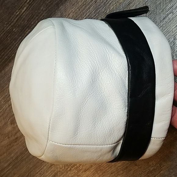 Christian Dior 'Miss Dior' 1960's Vintage Leather White and Black Mod Cloche Hat - Picture 11 of 14